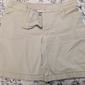 Women's CJ Banks Beige Shorts 16W